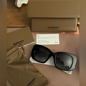 BURBERRY Women's BE4388U 30018G 55mm Madeline Sunglasses, Black/Grey Gradient